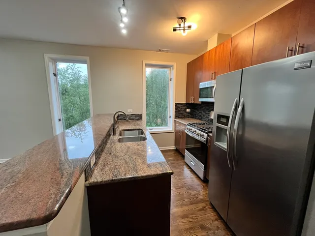 $1,795 | 5219 South Michigan Avenue, Unit 2W, Chicago, IL 60615