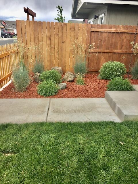 2631 Northeast Colleen Road Prineville, OR 97754 - Photo 27 of 31 Front Yard