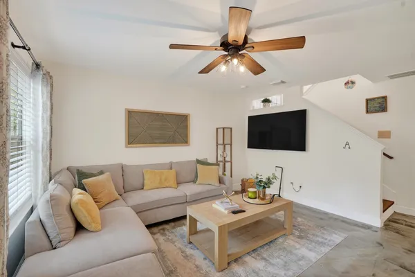 $2,900 | 30 Butterfly Branch Place, The Woodlands, TX 77382
