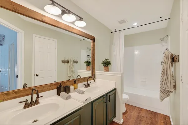 $2,900 | 30 Butterfly Branch Place, The Woodlands, TX 77382