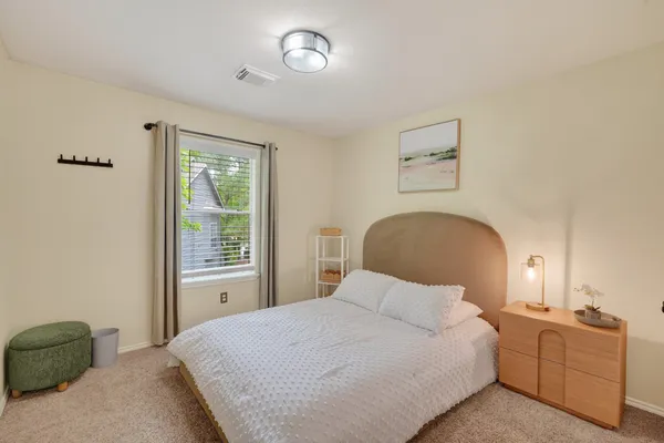 $2,900 | 30 Butterfly Branch Place, The Woodlands, TX 77382