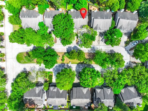 $2,900 | 30 Butterfly Branch Place, The Woodlands, TX 77382