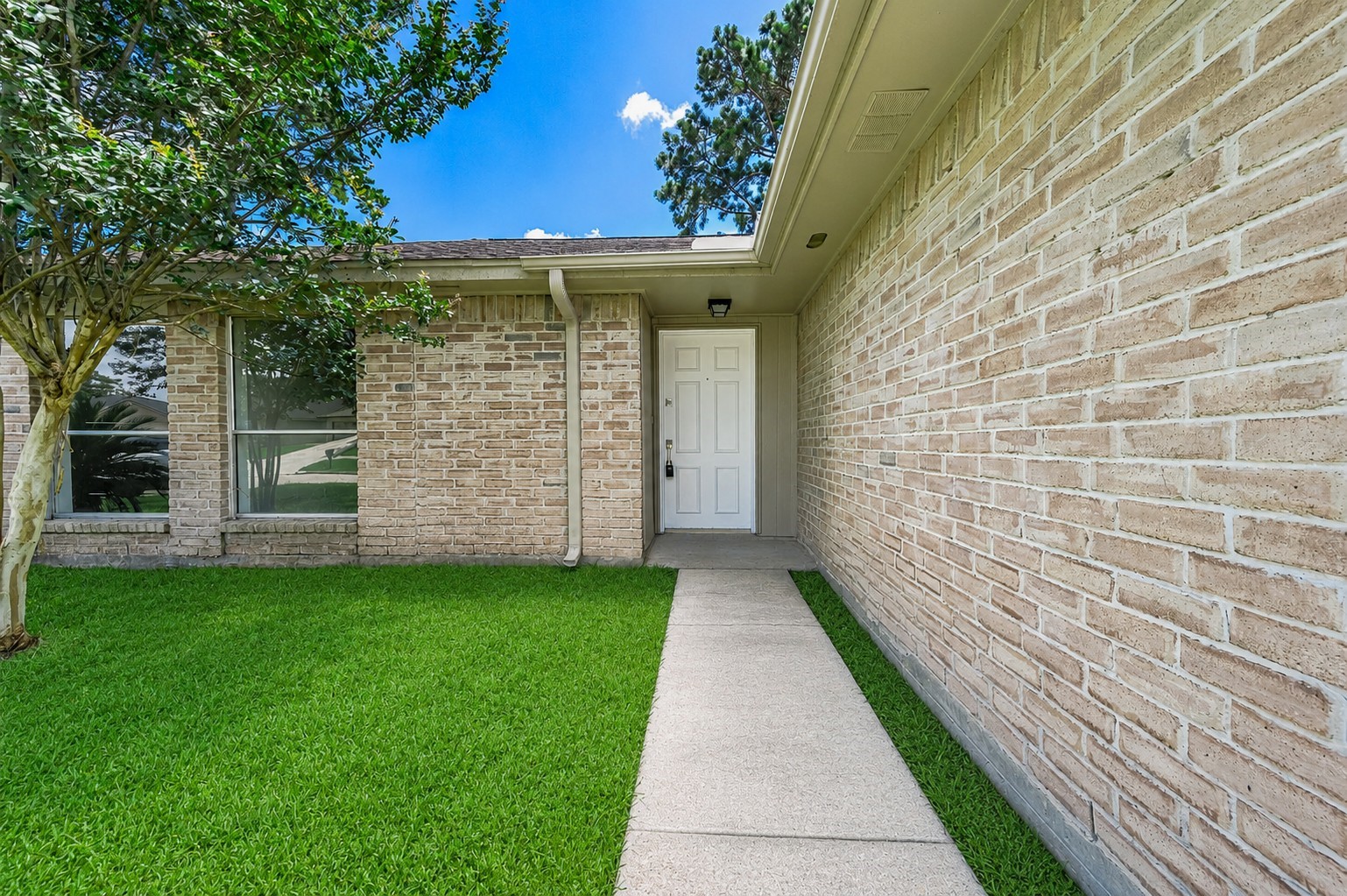 6526 Lynngate Drive Spring, TX 77373 - Photo 2 of 25