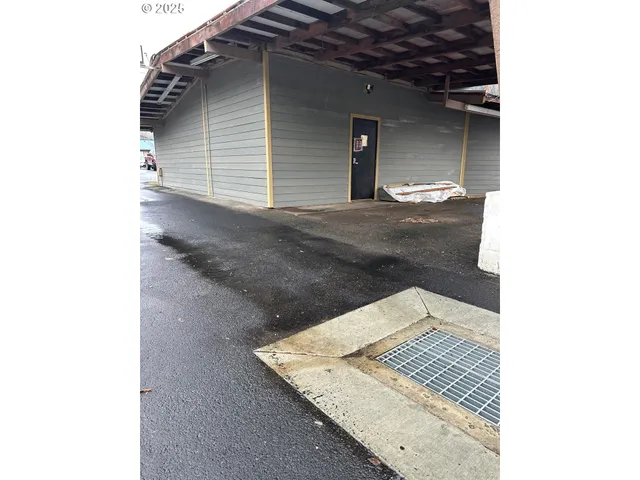 $450,000 | 755 South Canyon Boulevard, John Day, OR 97845