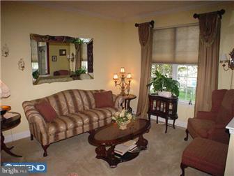 116 Somerfield Road Woolwich Township, NJ 08085 - Photo 4 of 25 Living Room