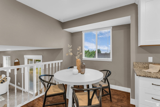 11976 Woodridge Road Sandy, UT 84094 - Photo 9 of 40 Three tone paint