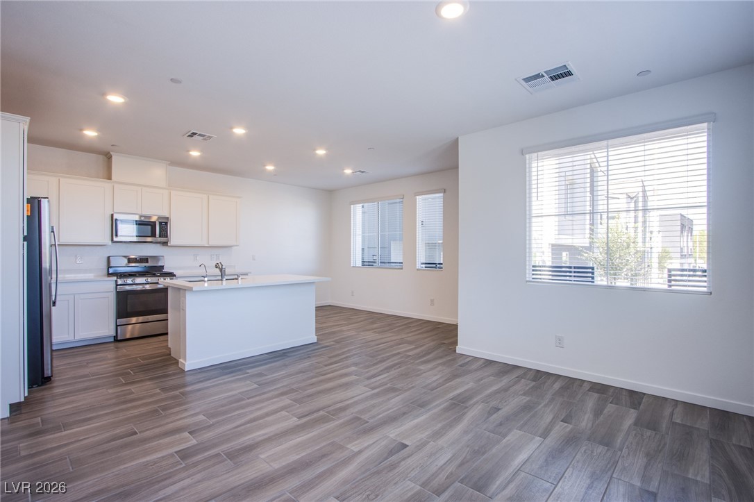 145 Aqua Commons Lane Henderson, NV 89015 - Photo 7 of 28