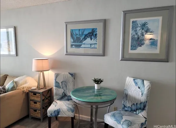 $2,600 | 440 Seaside Avenue, Unit 501, Honolulu, HI 96815