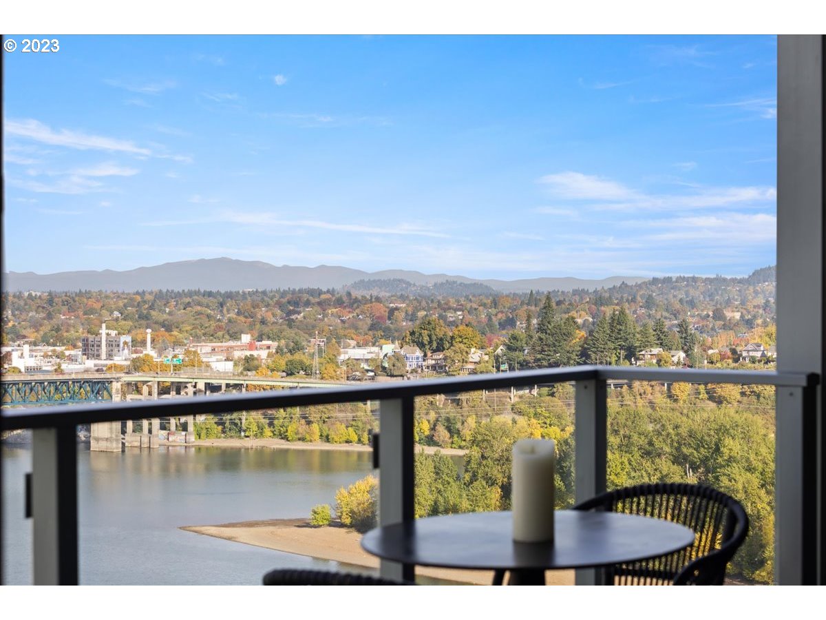 841 Southwest Gaines Street, Unit 1800 Portland, OR 97239 - Photo 7 of 39 a view of lake