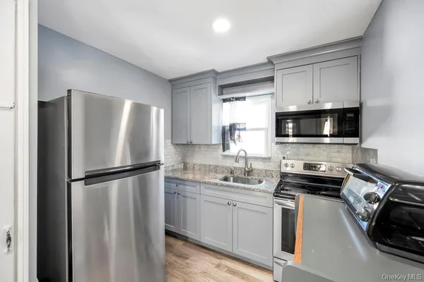 $399,999 | 1333 5th Avenue, Bay Shore, NY 11706