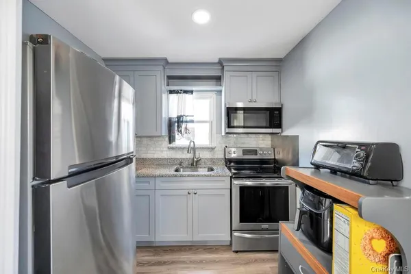 $399,999 | 1333 5th Avenue, Bay Shore, NY 11706