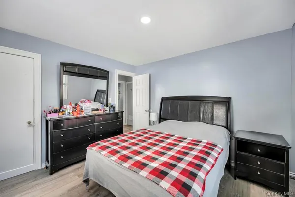 $399,999 | 1333 5th Avenue, Bay Shore, NY 11706