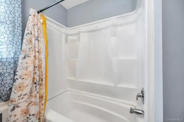 $399,999 | 1333 5th Avenue, Bay Shore, NY 11706