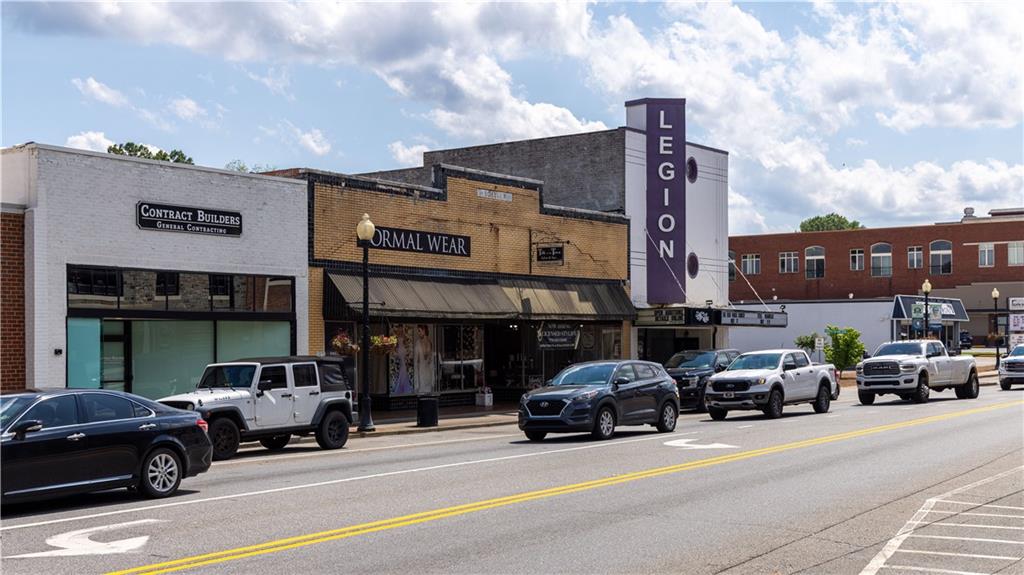 325 Cavalier Lane Acworth, GA 30102 - Photo 49 of 61 a car parked in front of a building