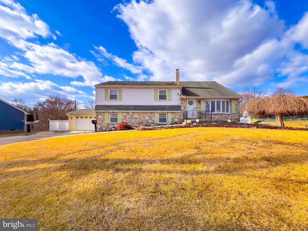 18 Wilbur Road Yardley, PA 19067 - Photo 3 of 51 Gallery Image 3