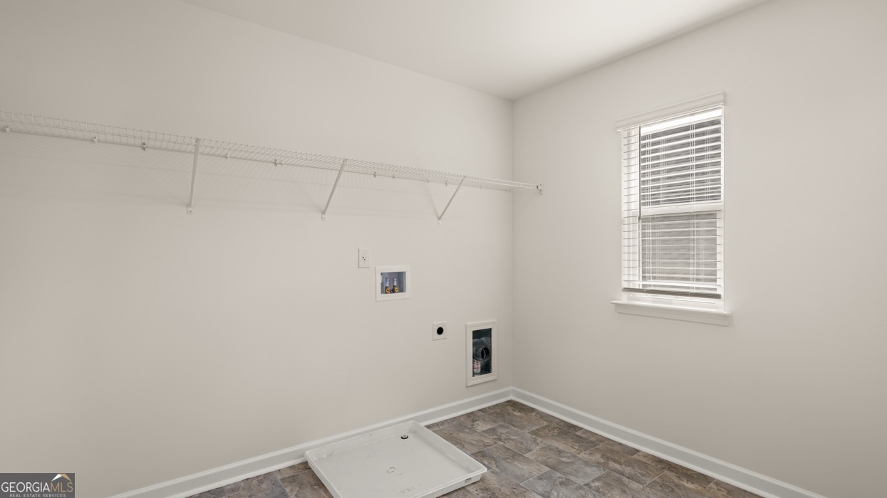 13604 Whitman Lane Covington, GA 30014 - Photo 49 of 52 a room that has a window in it