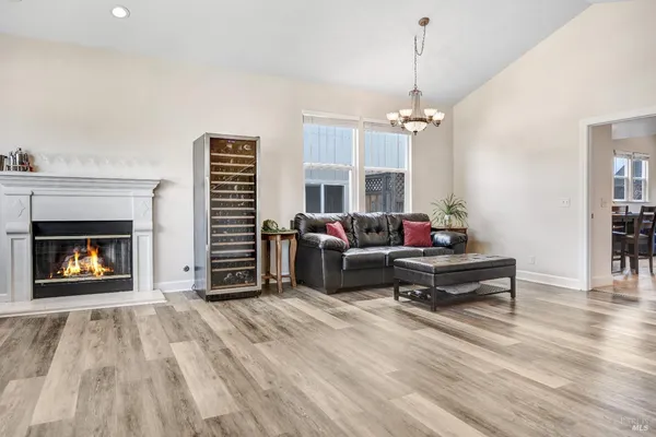 $799,000 | 888 Starr Circle, Windsor, CA 95492
