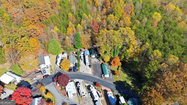 a view of small yard in front of a house
