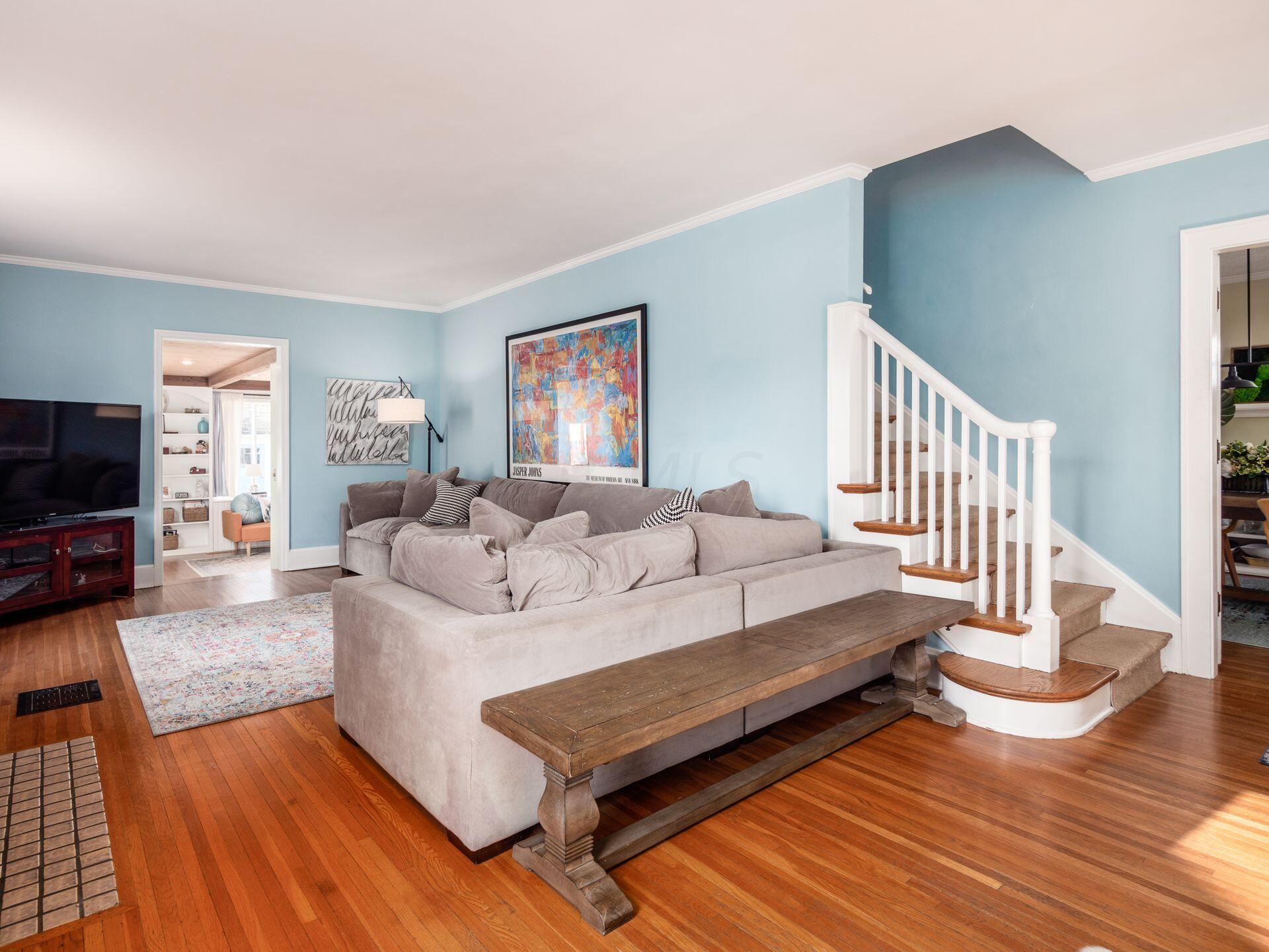 765 Vernon Road Bexley, OH 43209 - Photo 9 of 61 Living Room