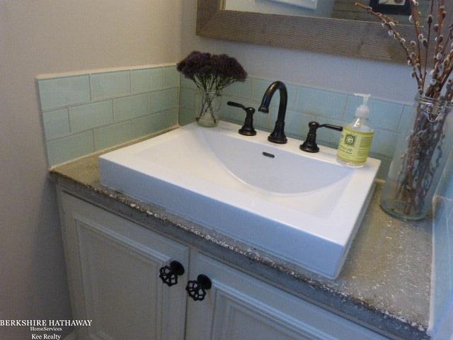 18865 Millar Road Clinton Township, MI 48036 - Photo 16 of 35 31359614-15.JPG