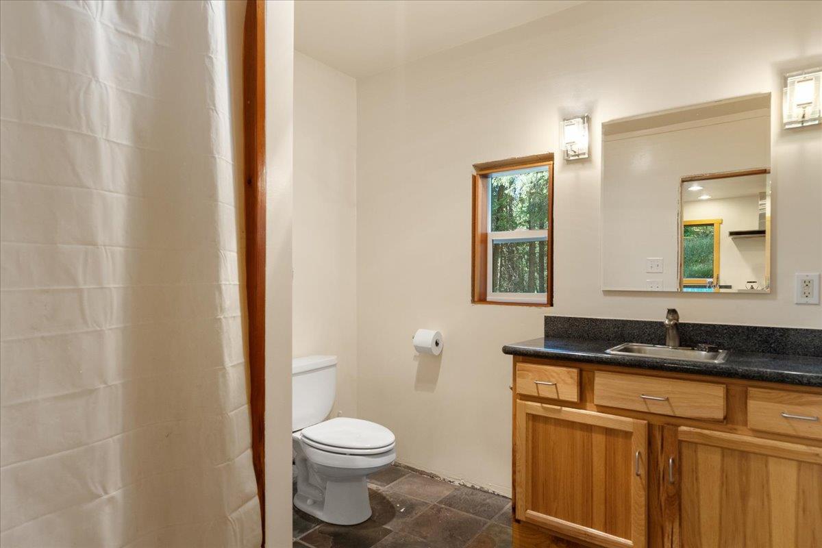 17607 Hooker Oak Road Nevada City, CA 95959 - Photo 18 of 38