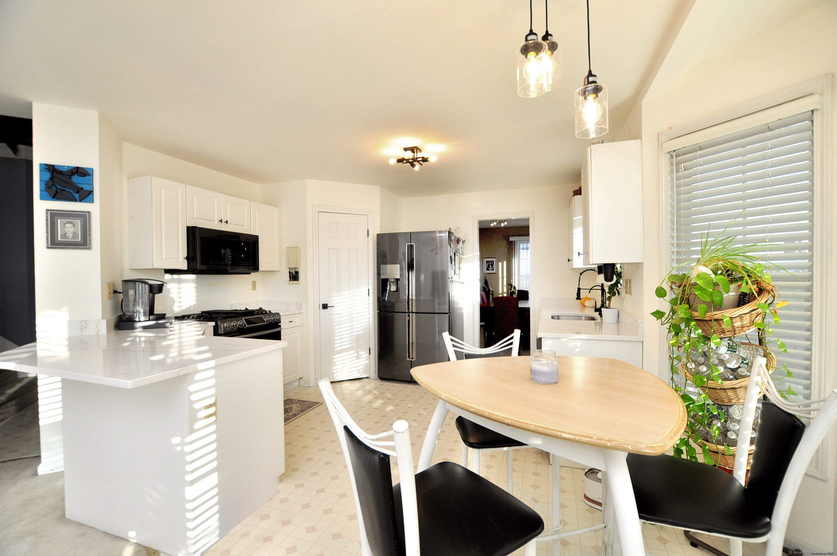 85 Glen Ridge Road Hamden, CT 06518 - Photo 7 of 34