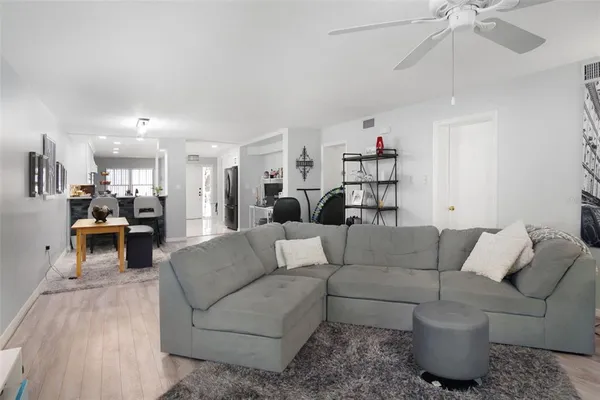 $275,000 | 2533 Dolly Bay Drive, Unit 203, Palm Harbor, FL 34684