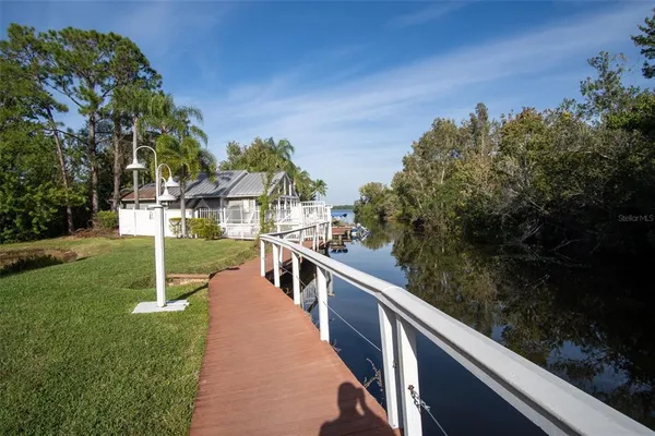 $275,000 | 2533 Dolly Bay Drive, Unit 203, Palm Harbor, FL 34684