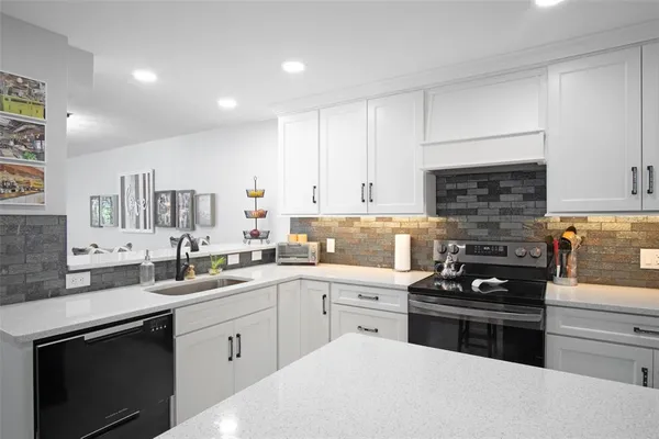 $275,000 | 2533 Dolly Bay Drive, Unit 203, Palm Harbor, FL 34684