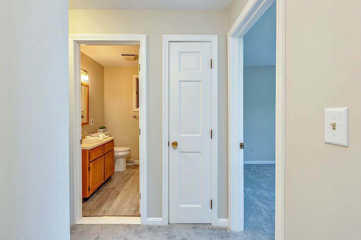 2 1/2 Fenway Street, Unit R Derry, NH 03038 - Photo 16 of 31
