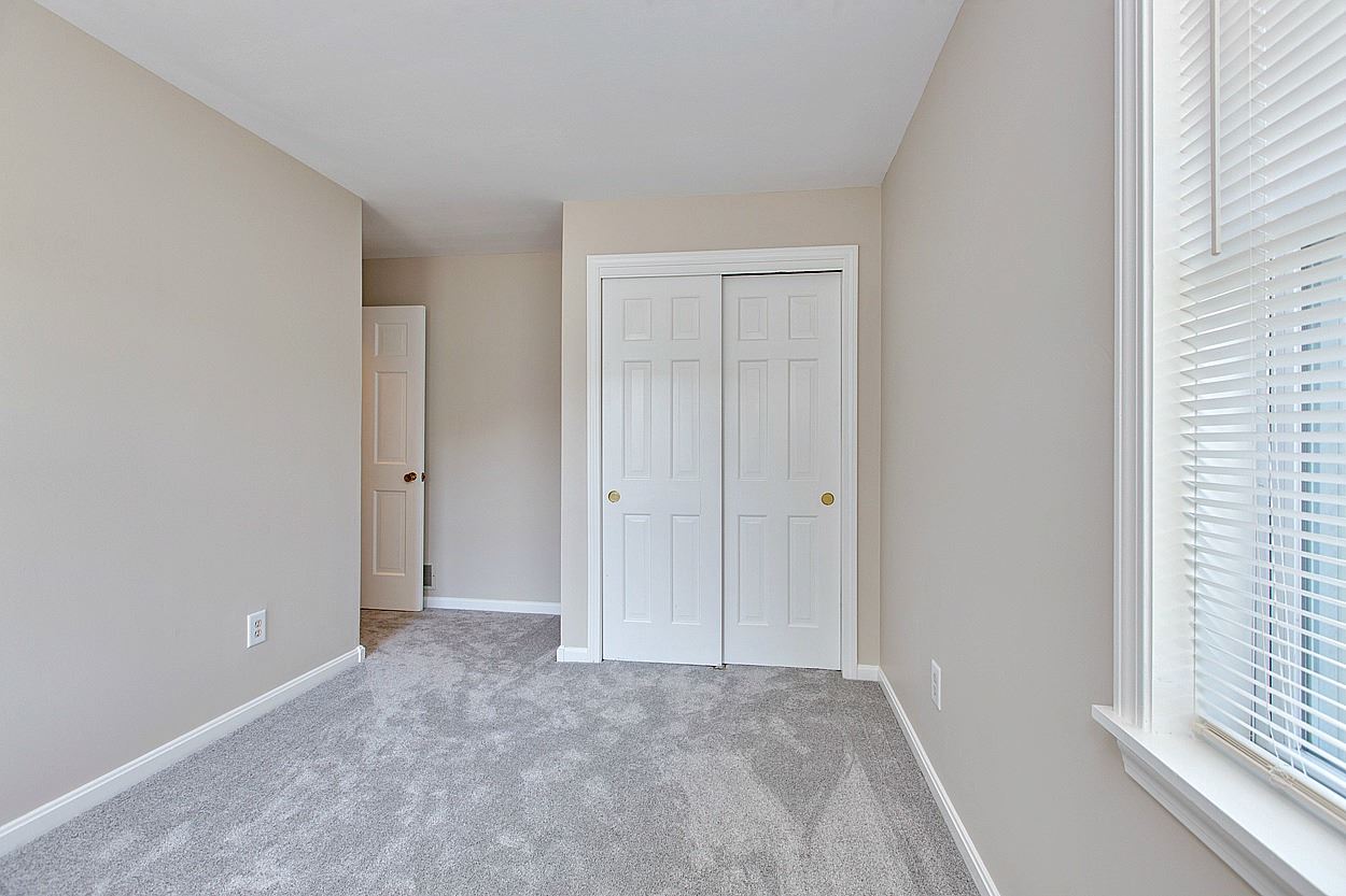 2 1/2 Fenway Street, Unit R Derry, NH 03038 - Photo 18 of 31