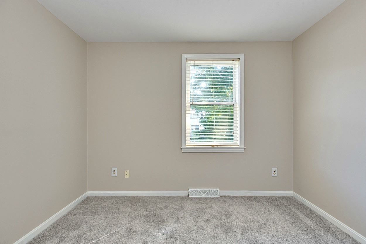 2 1/2 Fenway Street, Unit R Derry, NH 03038 - Photo 19 of 31