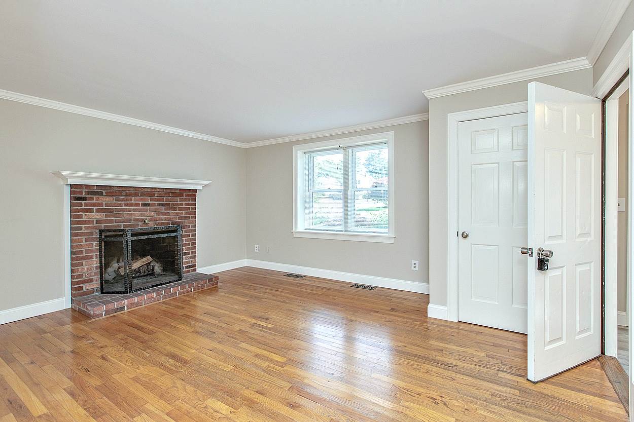 2 1/2 Fenway Street, Unit R Derry, NH 03038 - Photo 9 of 31