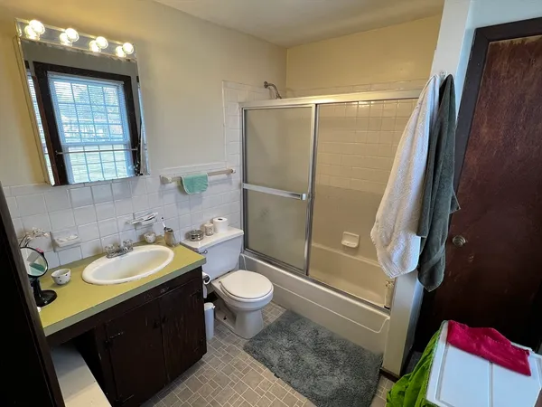 $1,525 | 797 Main Street, Unit 5, Amherst, MA 01002