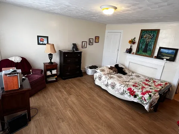 $1,525 | 797 Main Street, Unit 5, Amherst, MA 01002