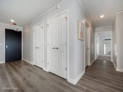 $1,395,000 | 225 North Columbus Drive, Unit 6705, Chicago, IL 60601