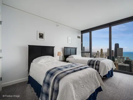 $1,395,000 | 225 North Columbus Drive, Unit 6705, Chicago, IL 60601