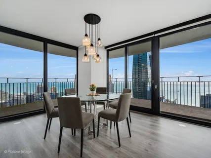 $1,395,000 | 225 North Columbus Drive, Unit 6705, Chicago, IL 60601