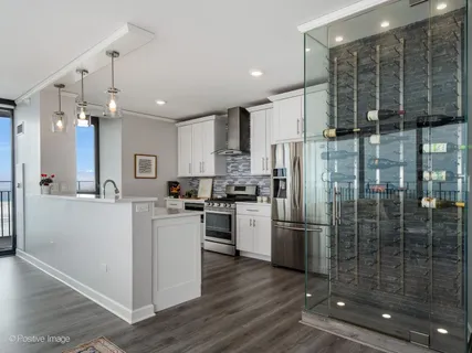 $1,395,000 | 225 North Columbus Drive, Unit 6705, Chicago, IL 60601