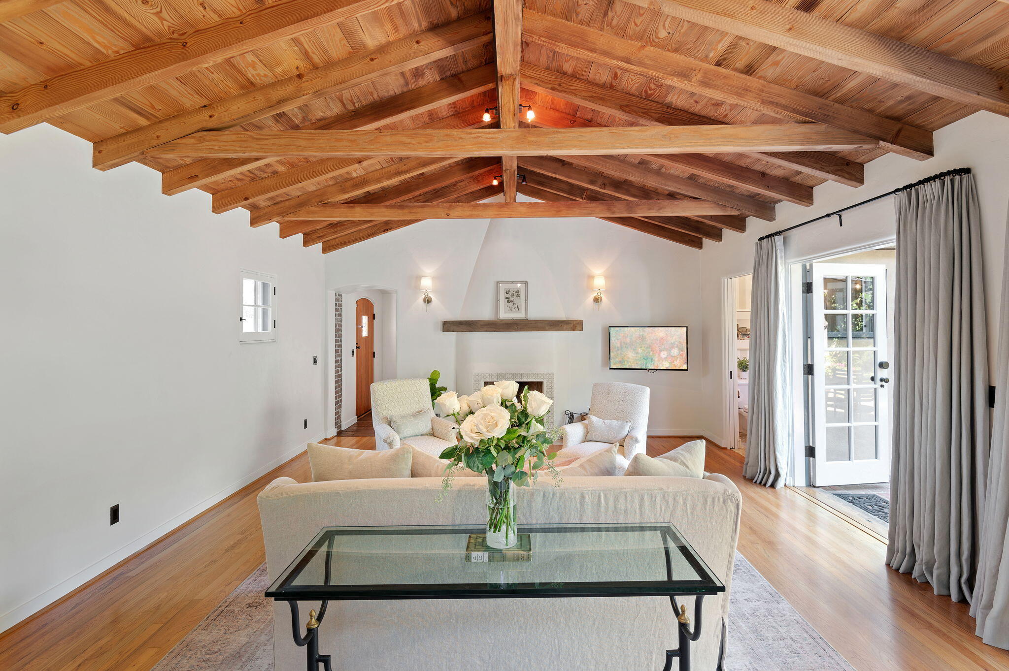 1520 Lingate Lane Montecito, CA 93108 - Photo 4 of 38 a dining room with wooden floor