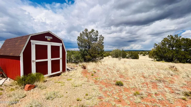 $130,000 | 64525 North Flaming Star Drive, Seligman, AZ 86337