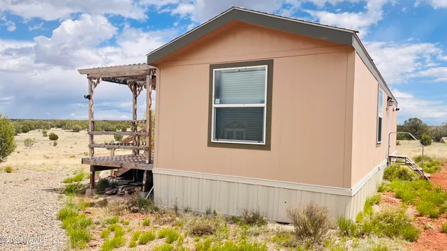$130,000 | 64525 North Flaming Star Drive, Seligman, AZ 86337
