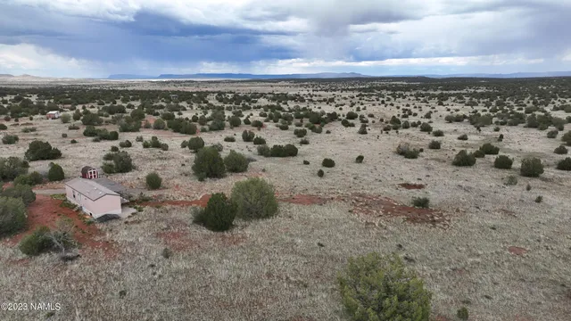 $130,000 | 64525 North Flaming Star Drive, Seligman, AZ 86337