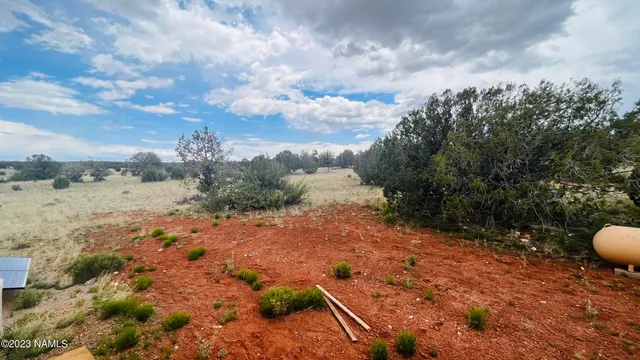 $130,000 | 64525 North Flaming Star Drive, Seligman, AZ 86337