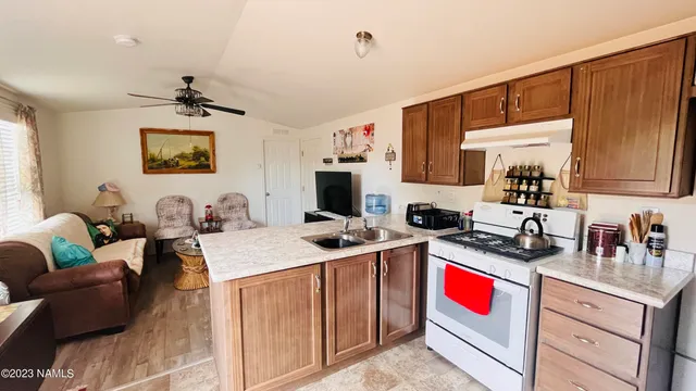 $130,000 | 64525 North Flaming Star Drive, Seligman, AZ 86337