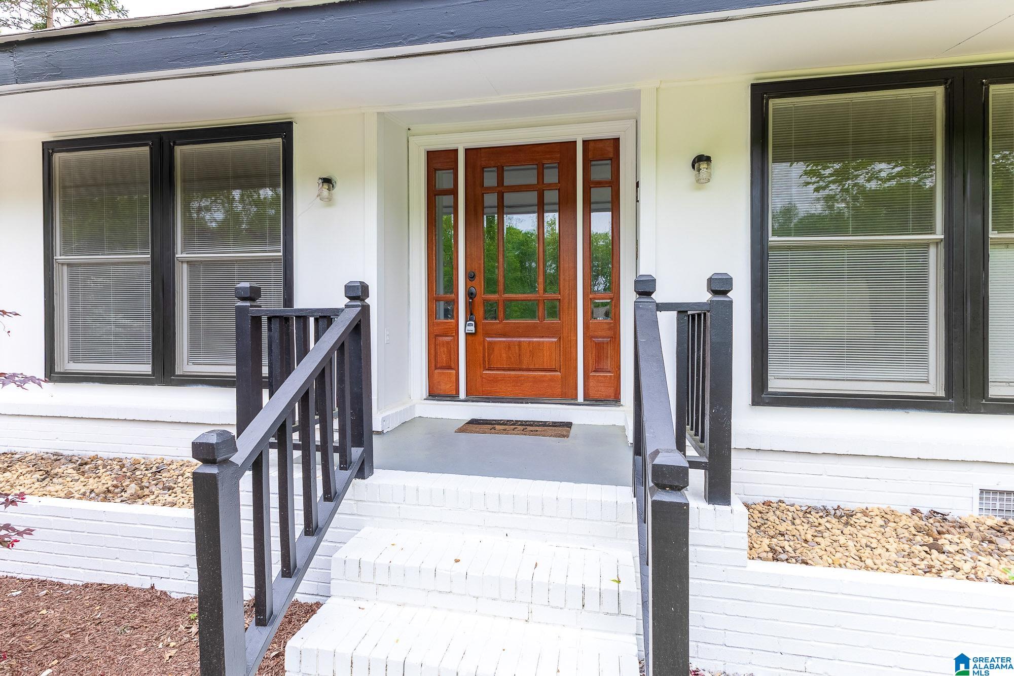704 Pinecrest Road Southeast Huntsville, AL 35802 - Photo 4 of 37