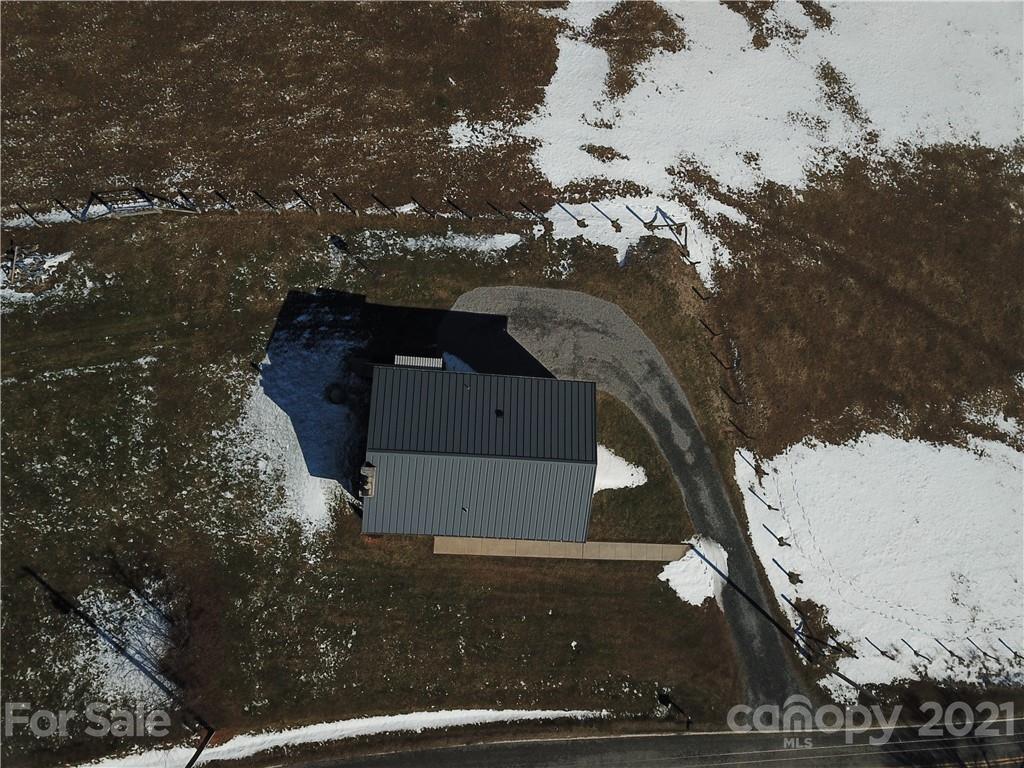 40 Brown Cove Road Clyde, NC 28721 - Photo 8 of 33 a view of building