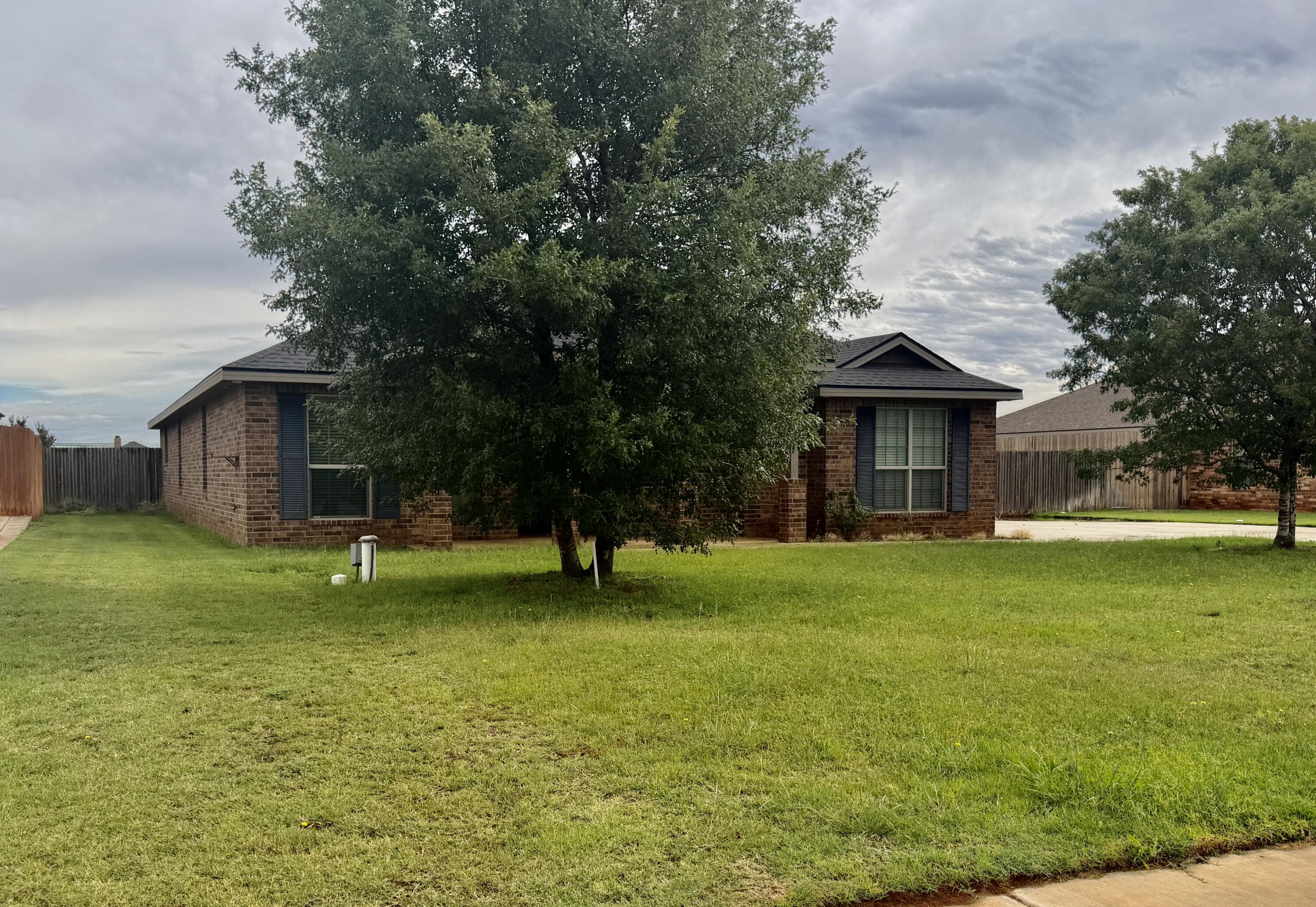 3110 128th Street Lubbock, TX 79423 - Photo 2 of 39 02E5A52D-A692-40A0-9B38-08AA963DA194_1_2