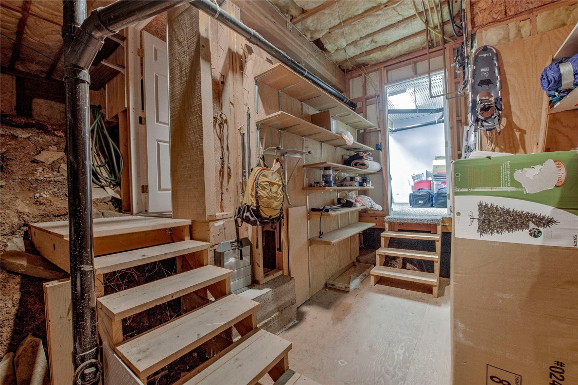 43 Lacy Drive Silverthorne, CO 80498 - Photo 30 of 35 walk in closet with window