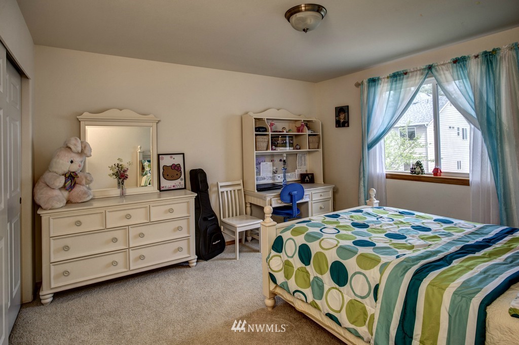 6128 Northeast 7th Street Renton, WA 98059 - Photo 11 of 15